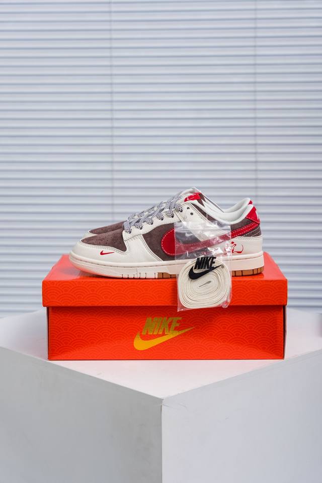 核心私 Nike Dunk 全套原楦原模倾力打造完美版型 独家原厂航空铝磨具打磨大底 鞋头坡度极致还原 无解鞋型 原盒原配 圈内天花板工艺 原厂冲刀 超高清洁度