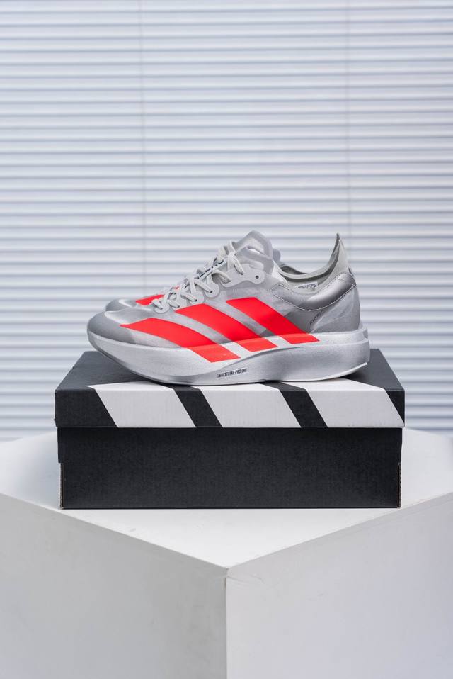 核心私 Adidas Adizero Evo 轻盈跑鞋耐磨减震专业跑步鞋 冲向目标，一路向前，不断挑战和突破自我无论是平时训练还是马拉松，让这款Adidas跑步