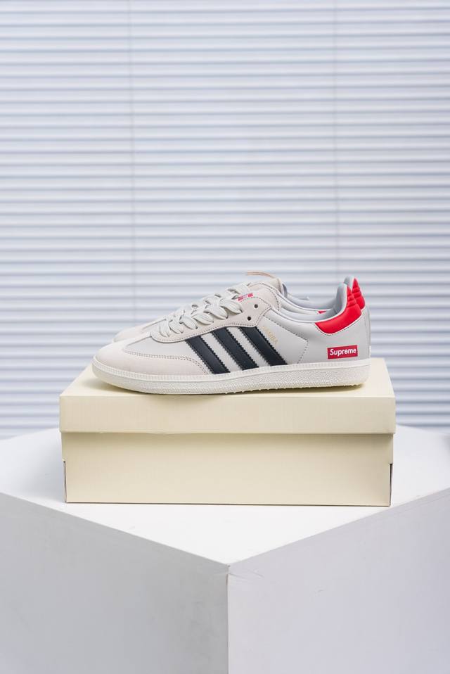 核心私 Adidas Samba Og 桑巴舞街头系列德训运动板鞋 采用固色翻毛皮组合牛剖革鞋面材质 外置正确3层组合围条加厚烟胶橡胶大底 货号：Gj75814