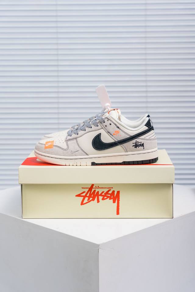 核心私 Nike Dunk 全套原楦原模倾力打造完美版型 独家原厂航空铝磨具打磨大底 鞋头坡度极致还原 无解鞋型 原盒原配 圈内天花板工艺 原厂冲刀 超高清洁度