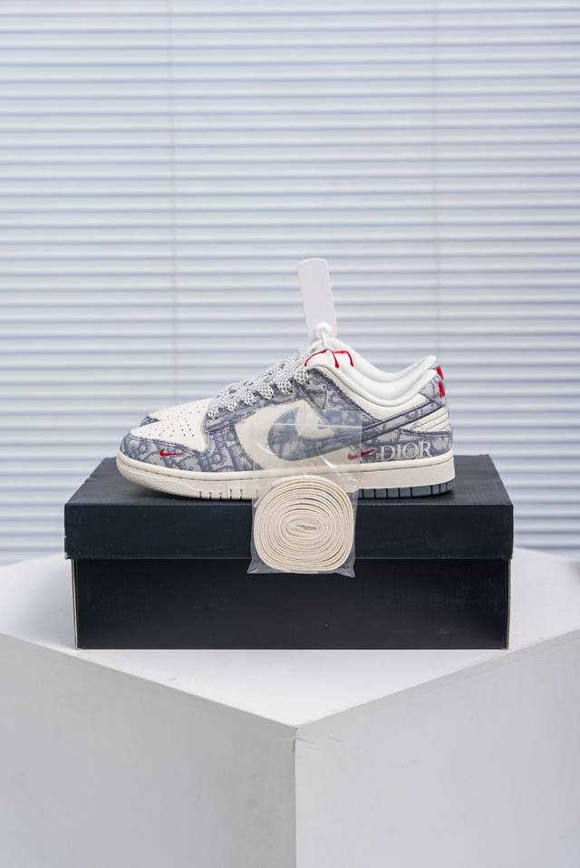 核心私 Nike Dunk 全套原楦原模倾力打造完美版型 独家原厂航空铝磨具打磨大底 鞋头坡度极致还原 无解鞋型 原盒原配 圈内天花板工艺 原厂冲刀 超高清洁度