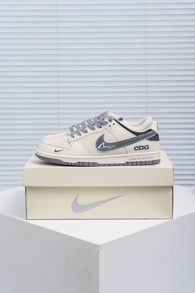 核心私 Nike Dunk 全套原楦原模倾力打造完美版型 独家原厂航空铝磨具打磨大底 鞋头坡度极致还原 无解鞋型 原盒原配 圈内天花板工艺 原厂冲刀 超高清洁度