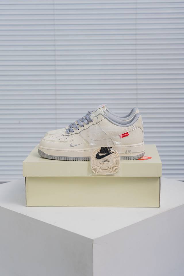 核心私 Air Force 1 原装级别 原楦头原纸板 打造纯正空军版型专注外贸渠道 全掌内置蜂窝气垫 原盒配件 原厂中底钢印、拉帮完美 货号：Xx3168 1