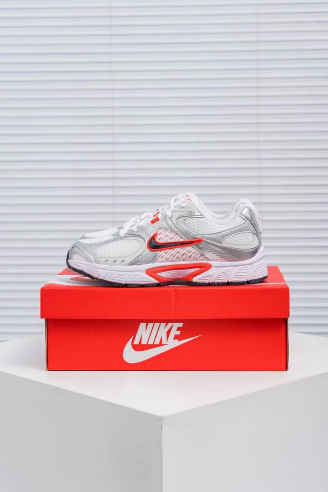 核心私 Nike V5 Rnr 千禧年经典复古跑鞋 #搭载泡绵中底厚实而轻盈匠心细节巧搭立体耐克勾标志焕新演绎复古 货号：Hq7901 尺码：36 36.5 3
