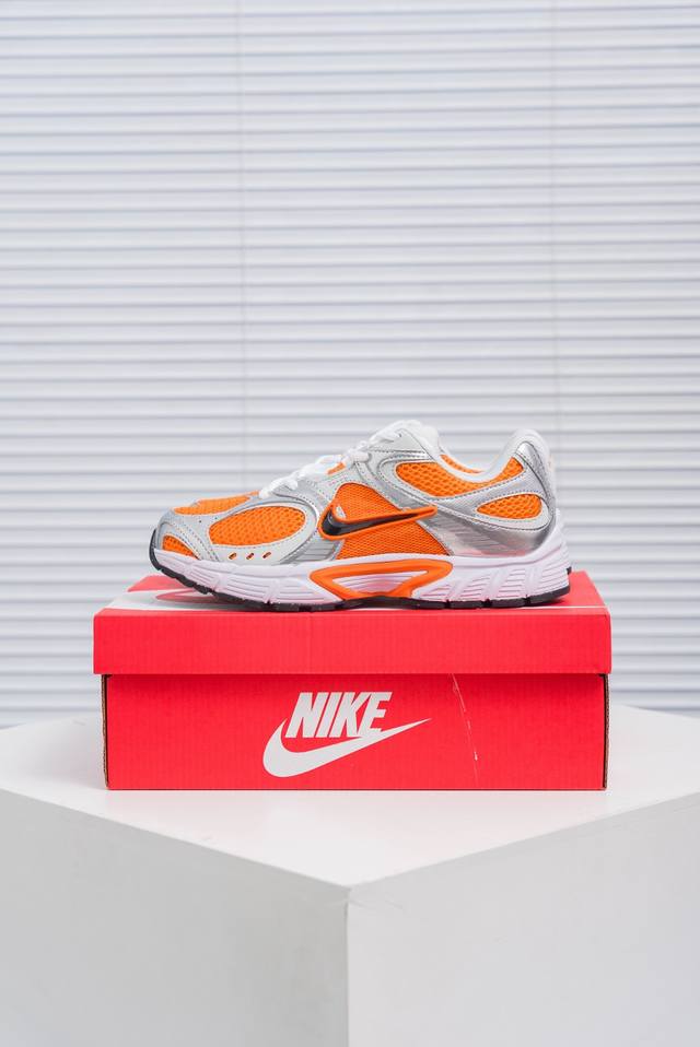 核心私 Nike V5 Rnr 千禧年经典复古跑鞋 #搭载泡绵中底厚实而轻盈匠心细节巧搭立体耐克勾标志焕新演绎复古 货号：Hj5228 800 尺码：36 36