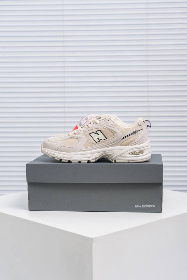 核心私 新百伦 Nb530 New Balance 530 复跑古鞋 厚底老爹鞋 缓震运动慢跑鞋。Nb530这鞋双确实是Nb家经复典古款式之一，以全科新技诠释，