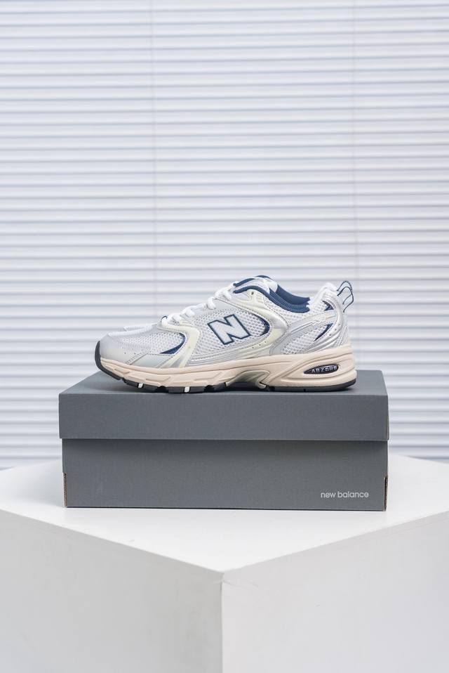 核心私 新百伦 Nb530 New Balance 530 复跑古鞋 厚底老爹鞋 缓震运动慢跑鞋。Nb530这鞋双确实是Nb家经复典古款式之一，以全科新技诠释，