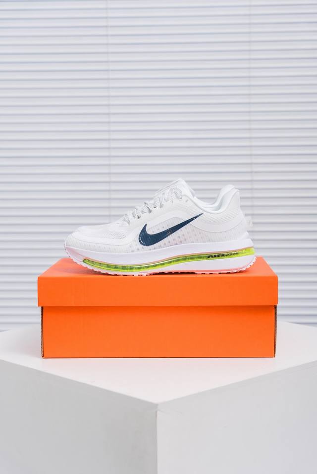 核心私 Nike Air Zoom Pegasus Premium 耐克网面全掌气垫缓震跑鞋 #全掌可见的Air Zoom首次在Pegasus系列中出现，模仿了