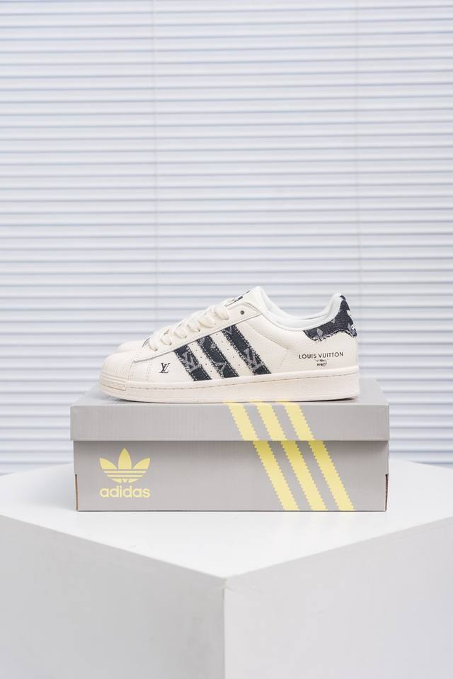 核心私 阿迪达斯Adidas三叶草 Originals Superstar贝壳头系列低帮经典百搭休闲运动板鞋 货号：Sd6820 尺码：36 36.5 37 3