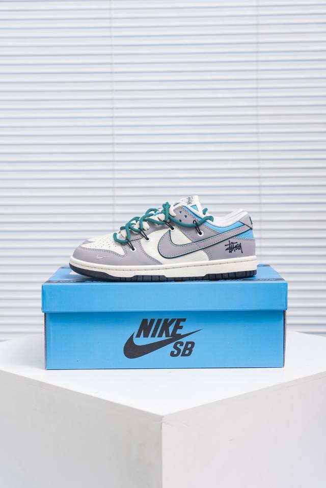 核心私 Nike Dunk 全套原楦原模倾力打造完美版型 独家原厂航空铝磨具打磨大底 鞋头坡度极致还原 无解鞋型 原盒原配 圈内天花板工艺 原厂冲刀 超高清洁度