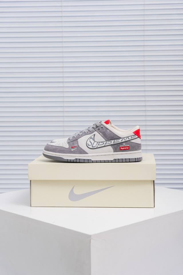 核心私 Nike Dunk 全套原楦原模倾力打造完美版型 独家原厂航空铝磨具打磨大底 鞋头坡度极致还原 无解鞋型 原盒原配 圈内天花板工艺 原厂冲刀 超高清洁度