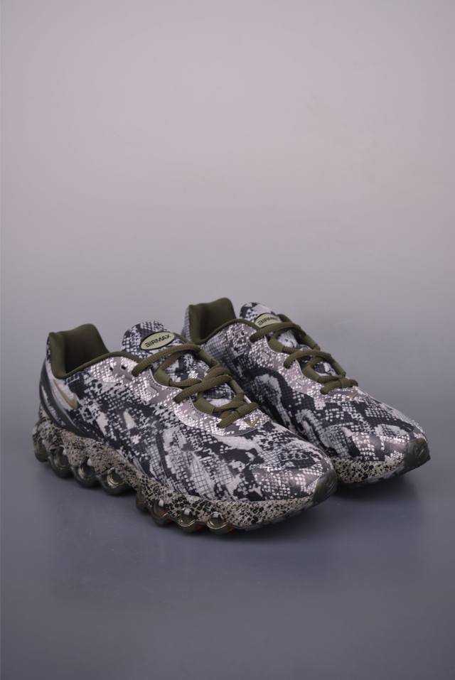 Nike Air Max Dn8 全掌科技气垫 缓震运动跑鞋 Dn8的核心亮点在于其八腔气垫结构 根据不同部位设定的气压值专为行走设计 提供卓越的舒适感 鞋面的