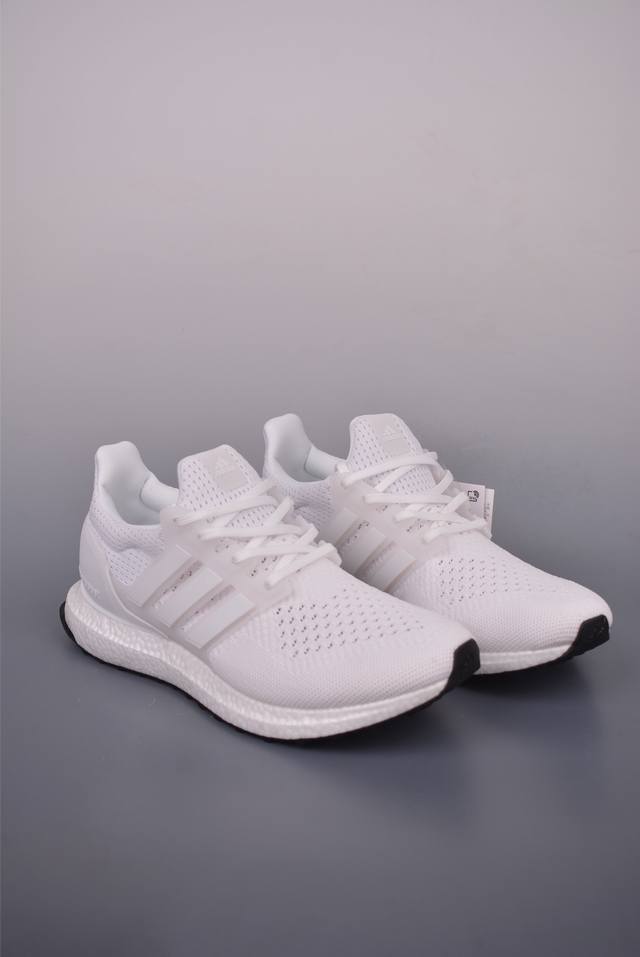 阿迪达斯Adidas Ultraboost 1.0 Boost全掌真爆 耐磨缓震休闲运动跑鞋 采用网材搭配反光皮革鞋面 配上Stretchweb网格外底 提供非