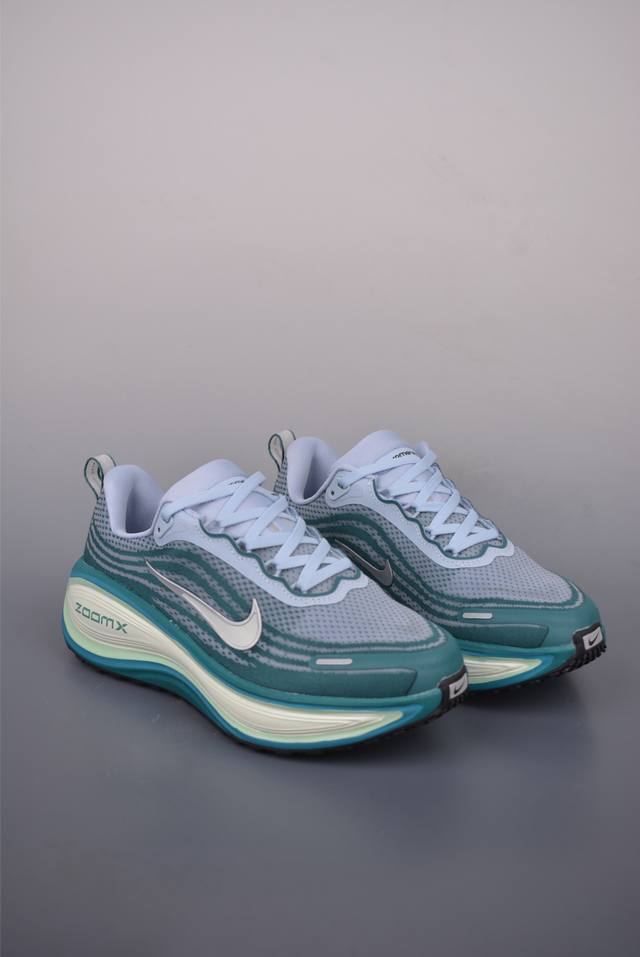 Nike Reactx Pegasus Plus 公司级 飞马跑步鞋 市售最高品质 全新高端零售平台专供 细节区别市面真标 后跟覆面和中足动态支撑巧妙融合 缔造