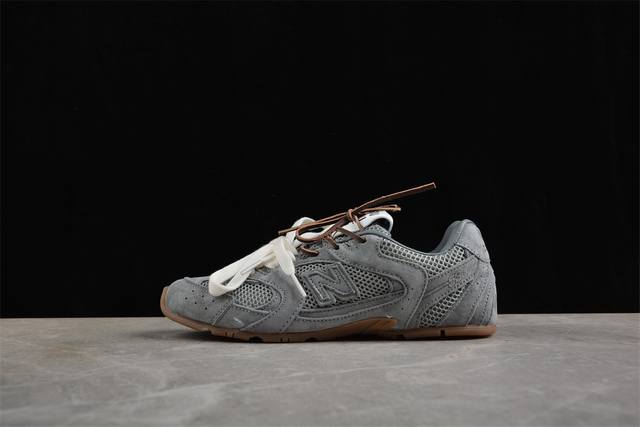 Miumiu X New Balance 530系列 意大利奢侈品牌 缪缪联名款低帮经典复古休闲运动慢跑鞋 #鞋款采用解构和轻盈的设计，彷旧的布料包覆着 New