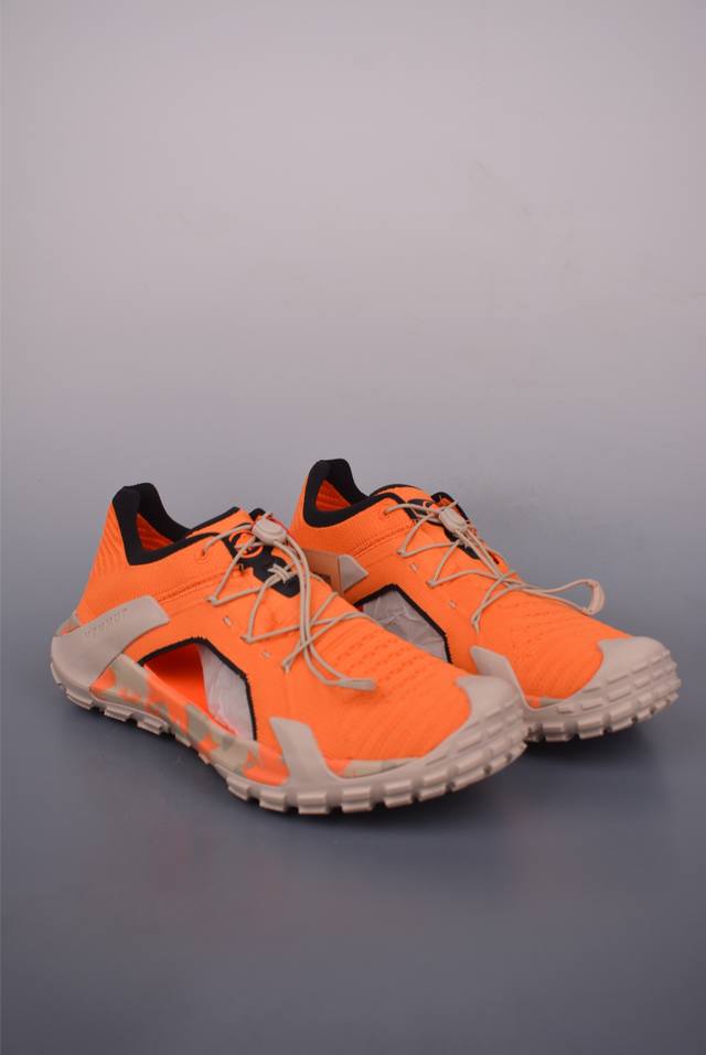 Mammut 猛犸象 Hueco Knit Ii 户外功能鞋登山鞋 实拍首发 鞋面采用弹力透气网眼布料鞋面材质 外置Eva轻量镂空排水系统缓震中底 组合耐磨防滑