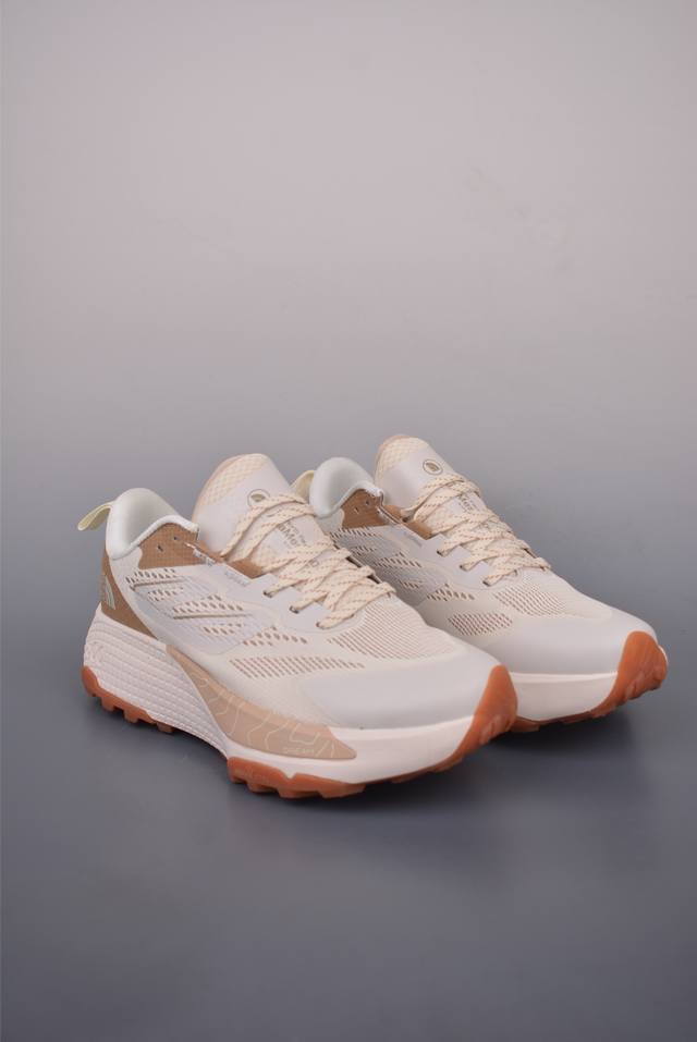 北面The M Thermoball Traction Mule V 舒适户外运动越野登山鞋 实拍首发 专门为鞋底设计的橡胶以出色的耐磨性 鞋底采用Vibram
