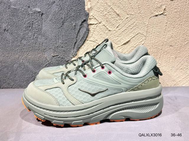 新品上市实拍 Hoka U Restore Ct 全新配色 一脚蹬系列，这个品牌来自于新西兰的毛利语，Hoka表示大地，One One表示飞越，连起来就是飞越地