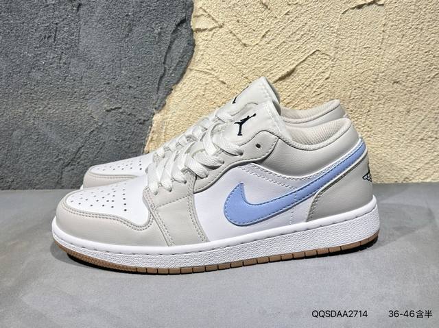 新品上市实拍 Air Jordan 1 Low 低帮 蓝柠檬 Aj1 乔丹1代 Aj1 乔1 低邦 蓝黄拼接 乔丹篮球鞋系列 鞋身采用蓝色皮革勾勒轮廓，明黄色注