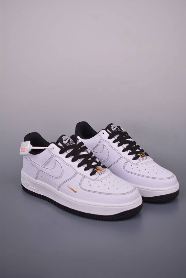 Nike Air Force 1 Low 白黑金 原楦头原纸板 打造纯正空军版型 专注外贸渠道 全掌内置蜂窝气垫 原盒配件 原厂中底钢印、拉帮完美 官方货号: