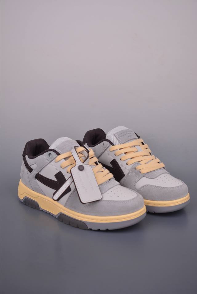 Off-White Out Of Office 低帮系带时尚板鞋 街头运动元素 双色设计 标志性Arrows图案 标志性Ziptie束线带吊牌 鞋舌有 Logo