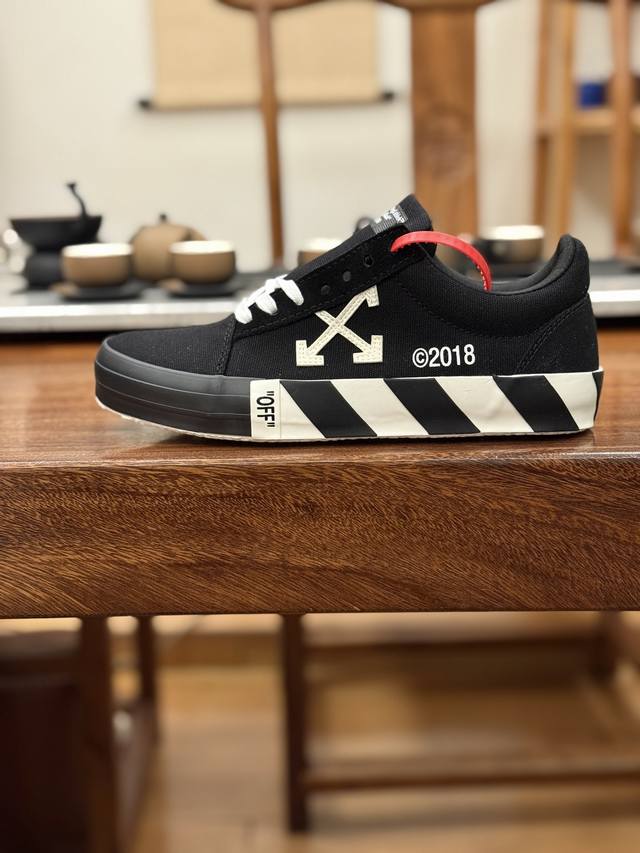Off-White C O Virgil Abloh Vulc Low Top 箭头低帮硫化帆布板鞋 尺码:36 37 38 39 40 41 42 43 44