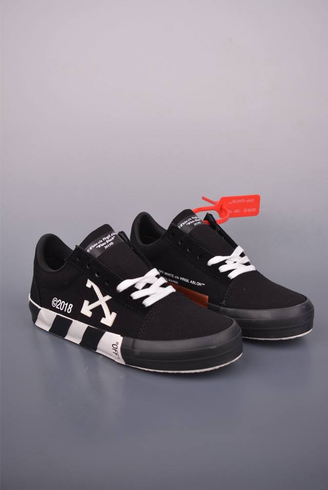 Off-White Vulcanised Low-Top 高端产物 时尚低帮 原鞋购入细节拉满 全新磨具5层大底组合而成-通货版本用的是一体描膝,不仅成本节约脚