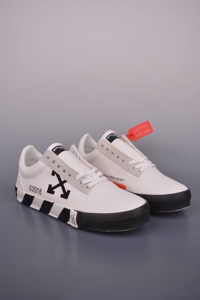 Off-White Vulcanised Low-Top 高端产物 时尚低帮 原鞋购入细节拉满 全新磨具5层大底组合而成-通货版本用的是一体描膝,不仅成本节约脚