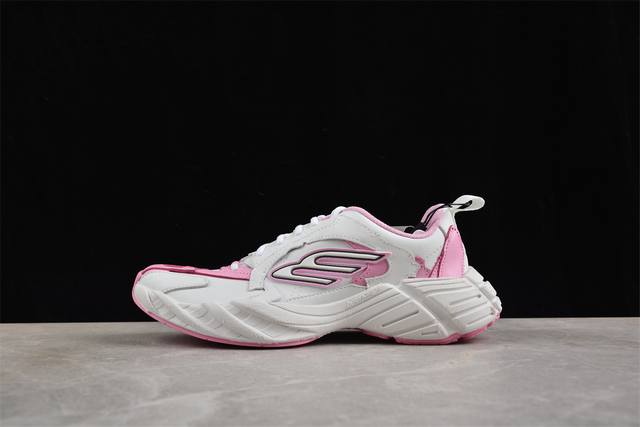 Balenciaga Monday 巴黎世家牛皮革圆头系带低帮生活休闲鞋 #增加全新设计 在延续 Track Trainer 户外轮廓和复杂鞋面结构的同时，新版