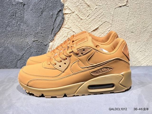 新品上市实拍 耐克 Nike Air Max 90 Essential 运动鞋气垫缓震跑步鞋 秉承该系列非凡缓震性能，缔造出众舒适穿着感与高级牛剖层革、人造革与