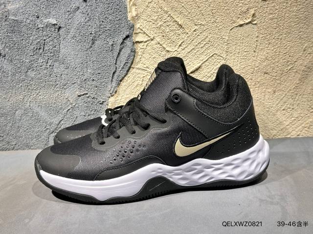 新品上市实拍 耐克Nike Sb Dunk Low Pro 黑白熊猫 扣篮系列复古低帮休闲运动滑板板鞋。采用脚感柔软舒适Zoomair气垫，有效吸收滑板等极限运