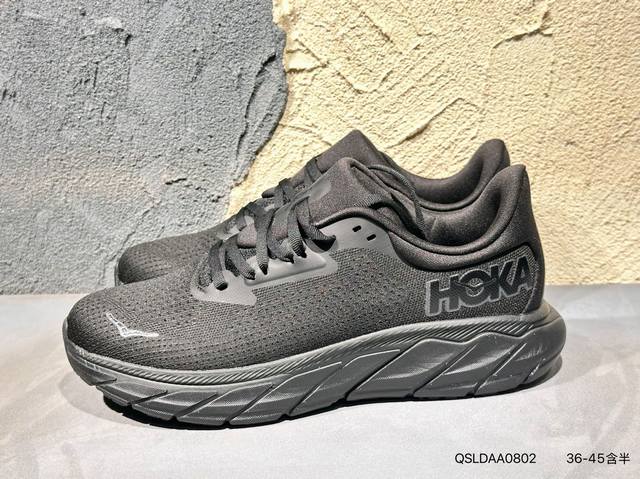 新品上市实拍 Hoka U Restore Ct 全新配色 一脚蹬系列，这个品牌来自于新西兰的毛利语，Hoka表示大地，One One表示飞越，连起来就是飞越地