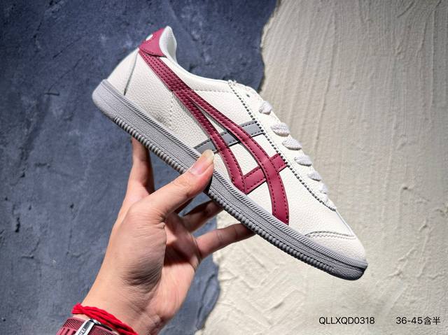 新品上市实拍 Asics Ointsuka Tiger Moage Co 亚瑟士鬼冢虎复古经典跑鞋 产品从款式颜色造型上体现出追求舒适和细节的完美 鞋类更是推崇