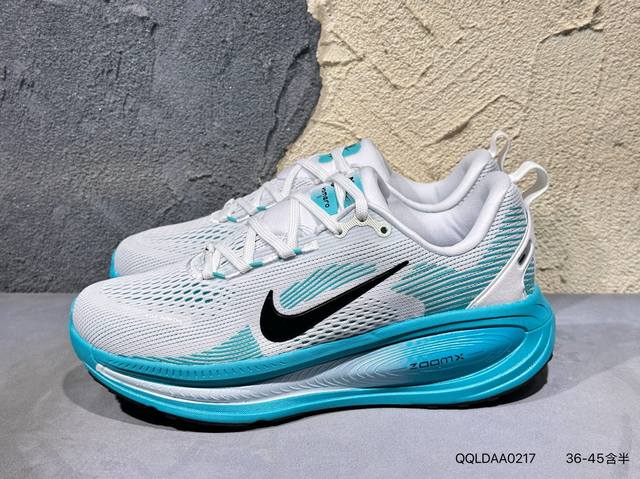 新品上市实拍 Nike Vomero 18 耐克 舒适减震防滑 低帮跑步鞋 全掌Reactx泡绵中底 前掌和后跟还配备了Air Zoom气垫单元 据说跑起来更快