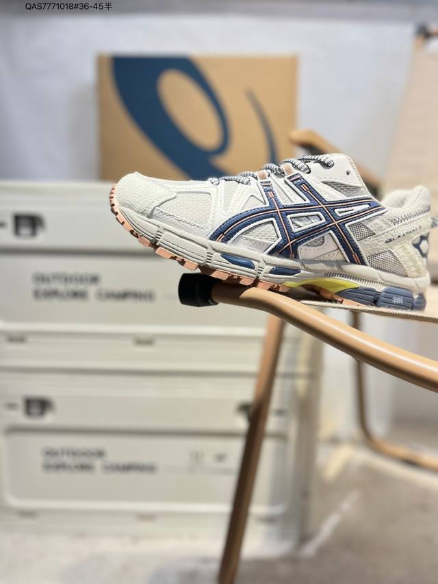 Asics Gel-Kahana 8亚瑟士经典跑鞋 如今机能风和户外风吹得正劲，便是主打“Urban Outdoor机能越野风格”，城市和户外场景都能轻松应对。
