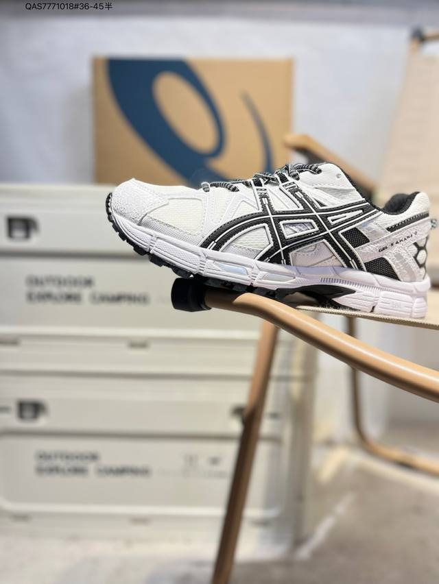 Asics Gel-Kahana 8亚瑟士经典跑鞋 如今机能风和户外风吹得正劲，便是主打“Urban Outdoor机能越野风格”，城市和户外场景都能轻松应对。