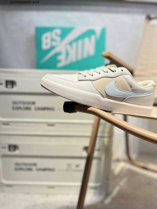 耐克Nike Sb Force 58 运动滑板鞋。这是一款将前沿创新带入街头的单品，它具有硫化杯底，具有出色的耐用性和灵活性。使用柔软皮革和帆布拼接，在饰面上放