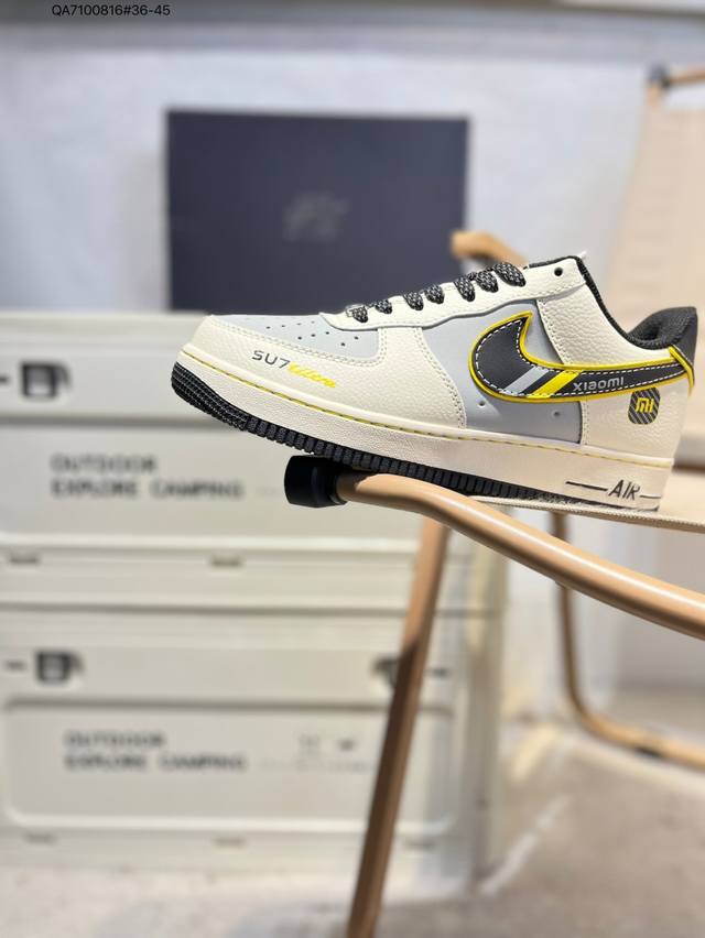 耐克 Nike Air Force 1 '07空军一号 百搭休闲运动板鞋。柔软、弹性十足的缓震性能和出色的中底设计，横跨复古与现代的外型结合，造就出风靡全球三十