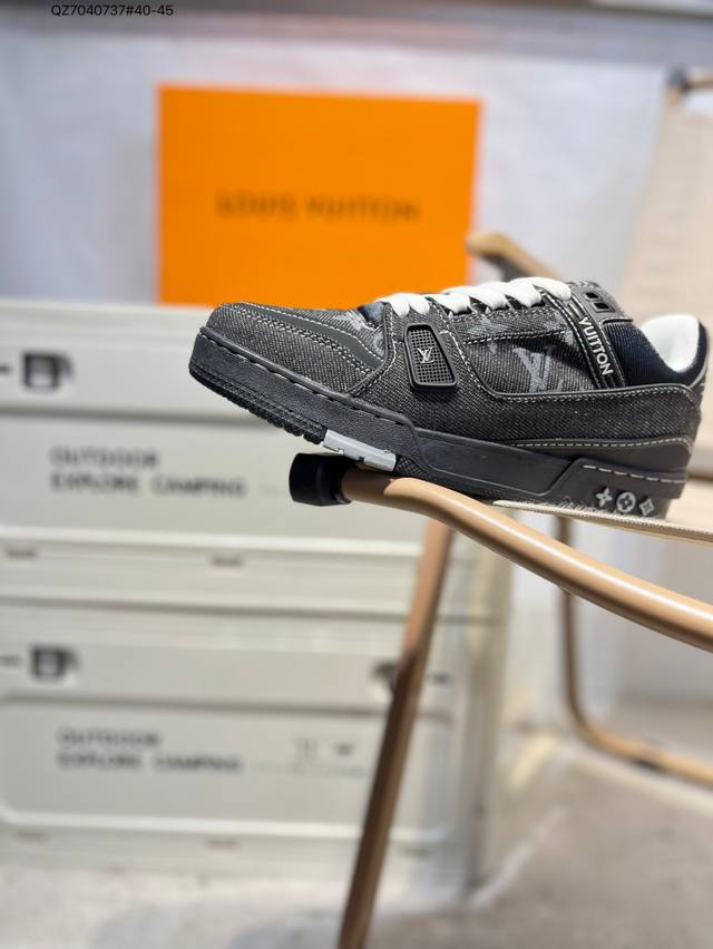 路易威登 Louis Vuitton Lv路易威登板鞋 新款 Lv Trainer最新配色运动鞋 L家 篮球鞋风格运动鞋 该鞋由艺术总监 Virgil Ablo