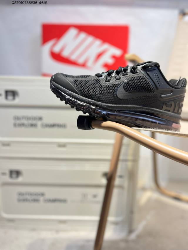 Nk Air Max 2013 经典舒适时尚耐磨透气低帮气垫跑步鞋 携时尚设计闪亮回归 出众有型 采用网眼布细节和运动风无缝覆面 助你保持清爽感受 塑就焕新造型
