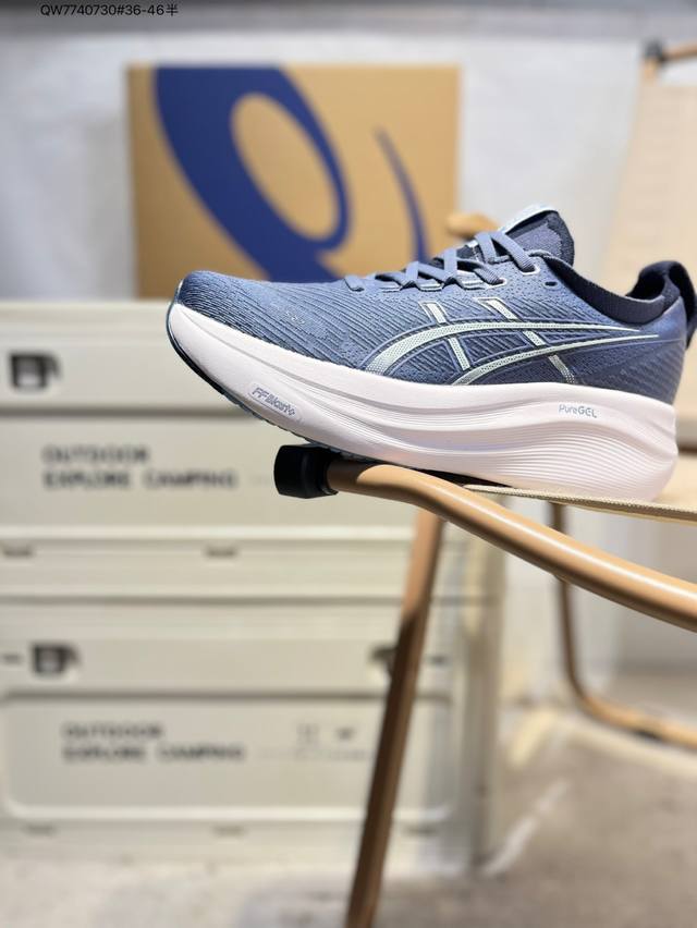 Asics Gel-Nimbus 37亚瑟士经典跑鞋 如今机能风和户外风吹得正劲，便是主打“Urban Outdoor机能越野风格”，城市和户外场景都能轻松应对