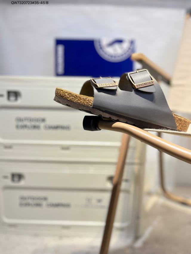 勃肯鞋Birkenstock 拖鞋 真皮软木拖 出口韩国的订单！ 有没有姐妹跟我一样，喜欢鞋拖，懒得弯腰系鞋带 所以Birkenstock博肯鞋真的是我的爱 很