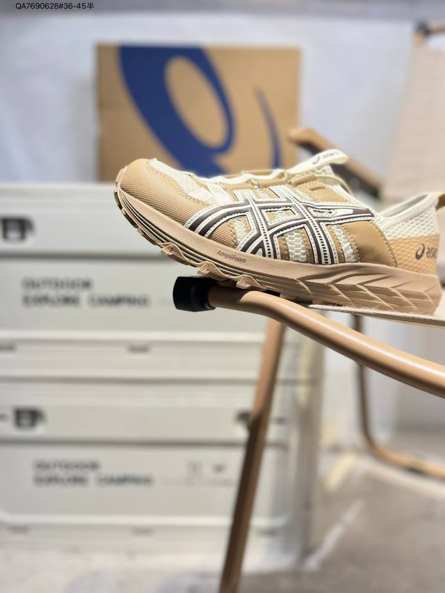 Asics Gel-Sonoma Fe亚瑟士经典跑鞋 如今机能风和户外风吹得正劲，便是主打“Urban Outdoor机能越野风格”，城市和户外场景都能轻松应对