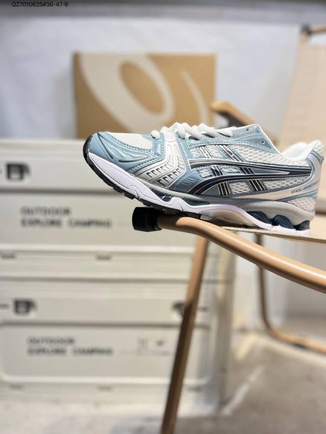 Asics Gel-Kayano 14亚瑟士经典跑鞋 如今机能风和户外风吹得正劲，便是主打“Urban Outdoor机能越野风格”，城市和户外场景都能轻松应对