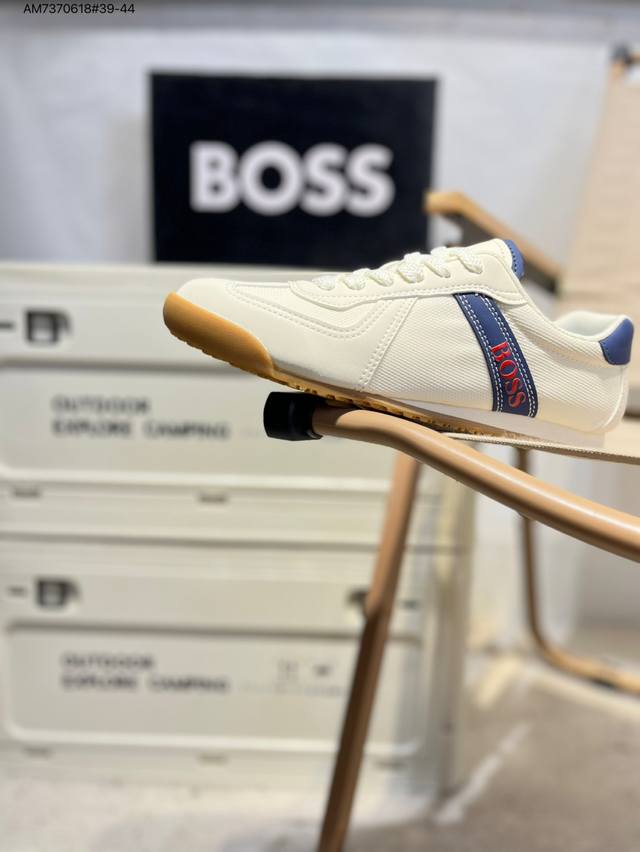 Boss 雨果博斯 钢印版本新款德国高端品牌专柜同步新款、以奢华高端设计出货 鞋面采用原版进口哪怕纳帕小牛皮配滴胶而成 原版 舒适版型Cn8608 Am7370