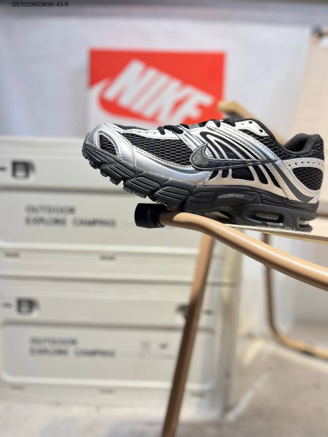 Nike Air Max Moto 2K 舒适百搭防滑耐磨 低帮跑步鞋 舒适有型适合日常穿着该鞋款延续千禧年经典设计搭载泡绵中底厚实而轻盈匠心细节巧搭立体耐克勾
