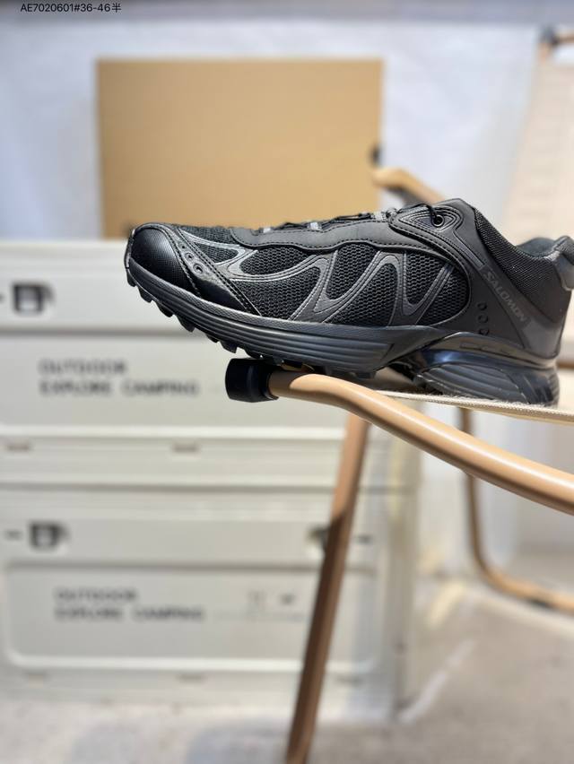 Salomon萨洛蒙 Xt-Whisper 时尚 舒适減震防滑耐磨 低帮跑步鞋鞋面采用Sensifit贴合技术 全方位贴合包裹脚型 鞋跟部鞋底牵引设计 提供强大