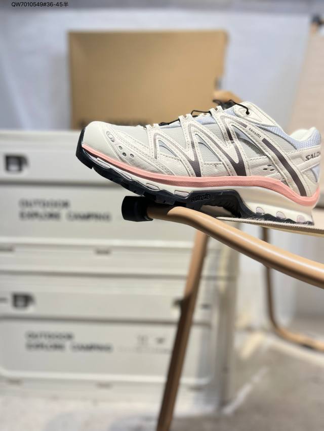Salomon Xa Pro 3D Expanse萨洛蒙户外越野跑鞋 鞋面采用Sensifit贴合技术 全方位贴合包裹脚型 鞋跟部鞋底牵引设计 提供强大的抓地性