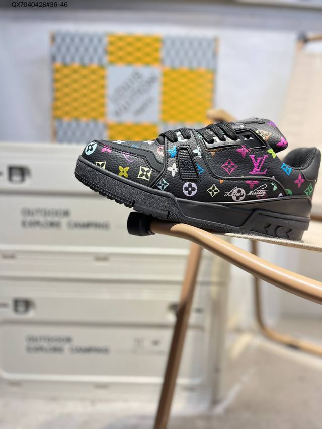 路易威登 Louis Vuitton Lv路易威登板鞋 新款 Lv Trainer最新配色运动鞋 L家 篮球鞋风格运动鞋 该鞋由艺术总监 Virgil Ablo