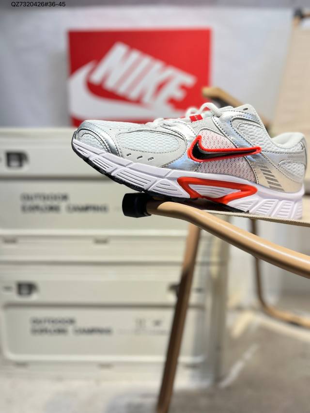 Nike V5 Rnr 舒适百搭防滑耐磨 低帮跑步鞋 舒适有型适合日常穿着该鞋款延续千禧年经典设计搭载泡绵中底厚实而轻盈匠心细节巧搭立体耐克勾标志焕新演绎复古跑